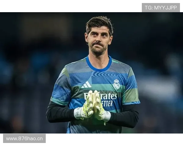 库尔图瓦：2米身高与高空球控制下的门线反应分析